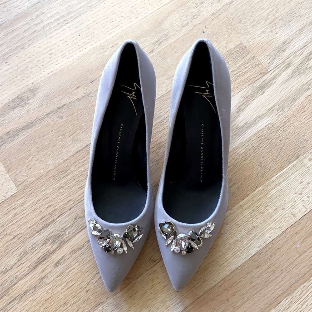 Giuseppe Zanotti pumps. Made in Italy. NWT.